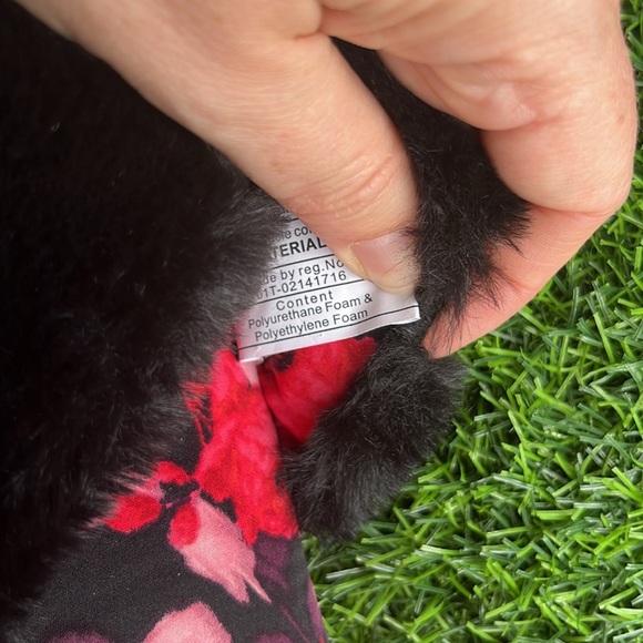 VICTORIAS SECRET Signature Satin Floral Slippers size small - Picture 9 of 9